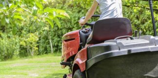 Czy nieletni może jeździć traktorem?