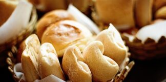 Czy drożdże są dobre do podlewania pomidorów?