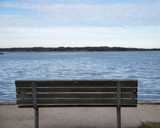 Pod jakim kątem zrobić oparcie do ławki?